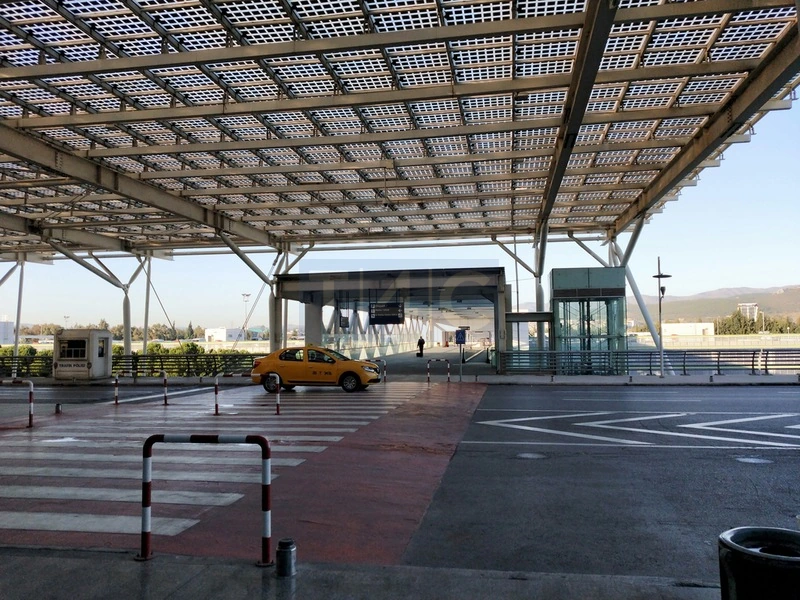 The Difference Between Airport Taxis and Airport Transfers
