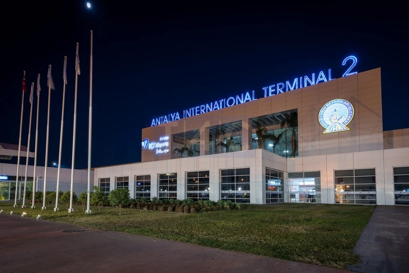 Antalya Airport to City Center: Shuttle, Taxi, or Private Transfer?